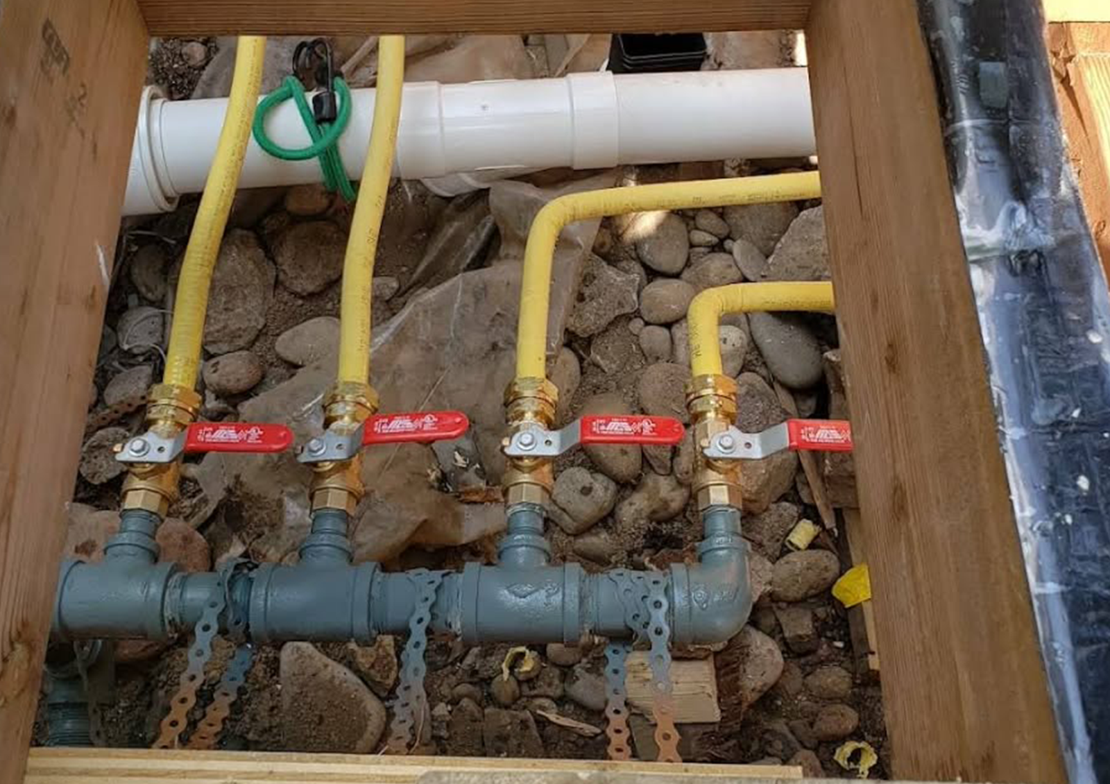 AC-4 Gas Lines